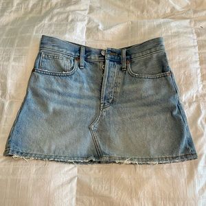 Madewell mini skirt in size 23